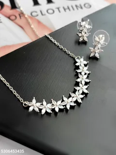 نیم ست جواهری طرح نقره